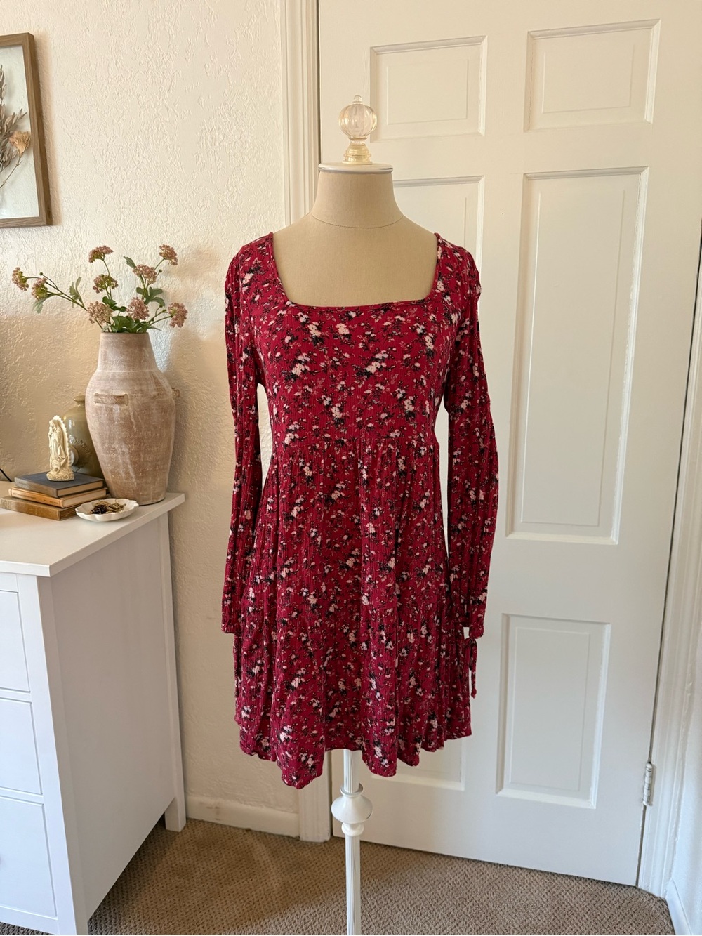 American Eagle Red Floral Long-Sleeve Square-Neck Women’s Dress